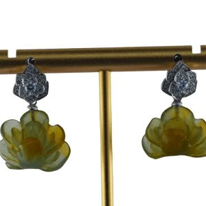 银色三层三瓣花形小牡丹花耳钉