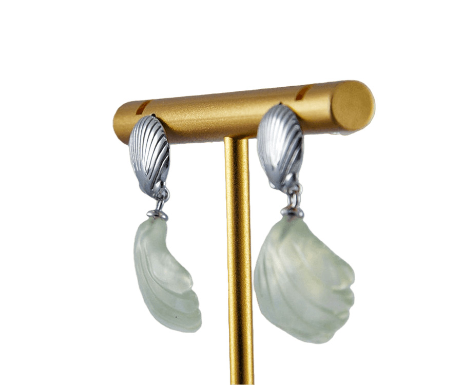 银色贝壳形贝壳耳钉 - 图片 2