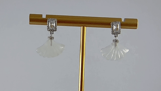 银色长方形贝壳耳钉 - 图片 4