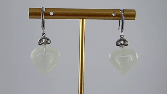 银色桃心形桃心耳钉 - 图片 4