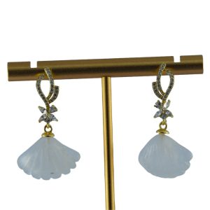 金色花苞形贝壳耳钉